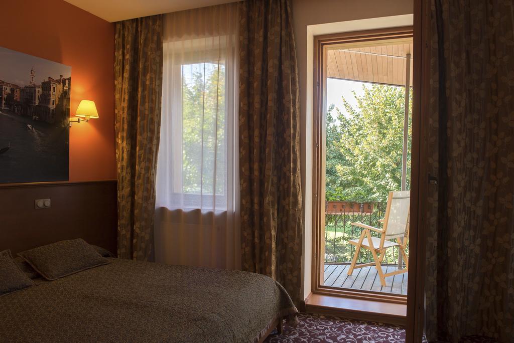 Pazaislis Park Hotel Kaunas Exterior photo